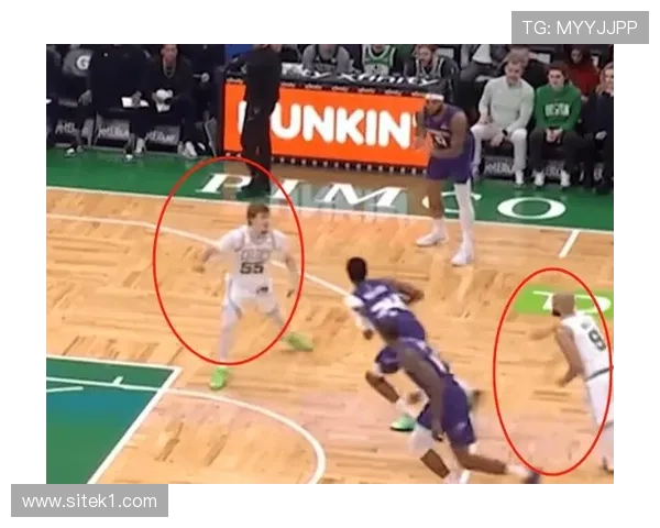 怀特由防守者转型挡拆主导提升三分效率