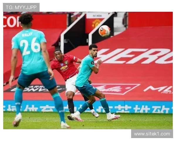 斯科尔斯本赛季中场前插撕裂防线助攻表现明显抬升对比昔日锋线作用转型显著